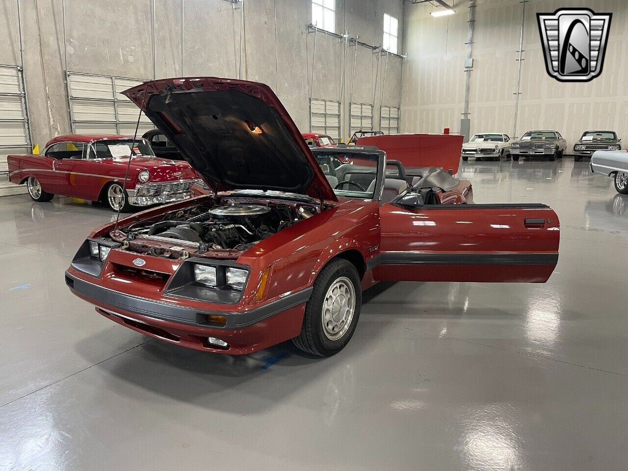 Ford-Mustang-1985-Red-Black-160744-8