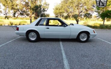 Ford-Mustang-1986-White-Black-0-3