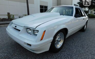 Ford-Mustang-1986-White-Black-0-6