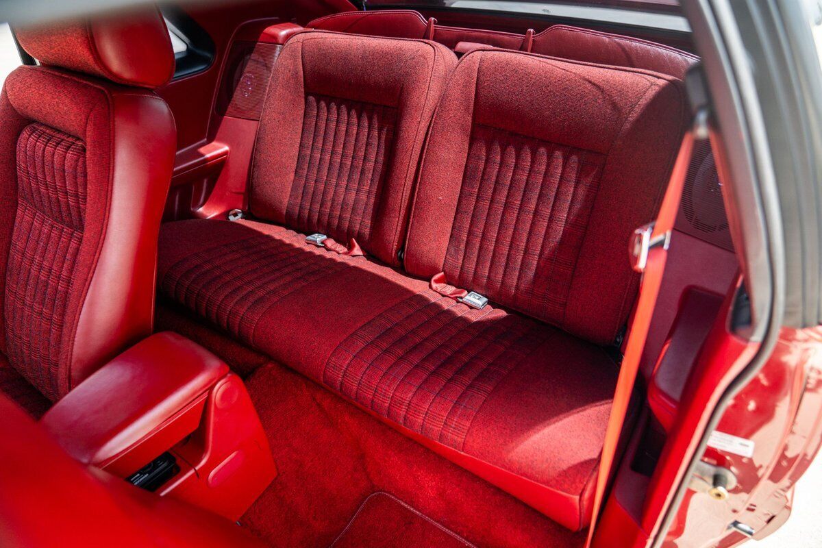 Ford-Mustang-1988-Red-Red-45964-35