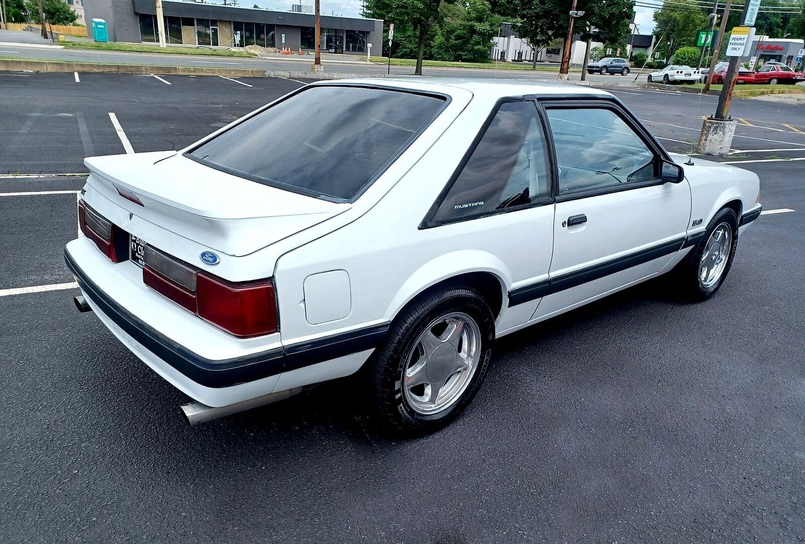 Ford-Mustang-1990-White-Gray-77743-3