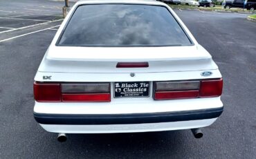 Ford-Mustang-1990-White-Gray-77743-4