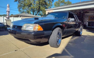 Ford-Mustang-1990-black-128747-2