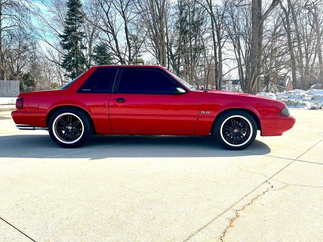 Ford-Mustang-1992-Red-Black-67848-1