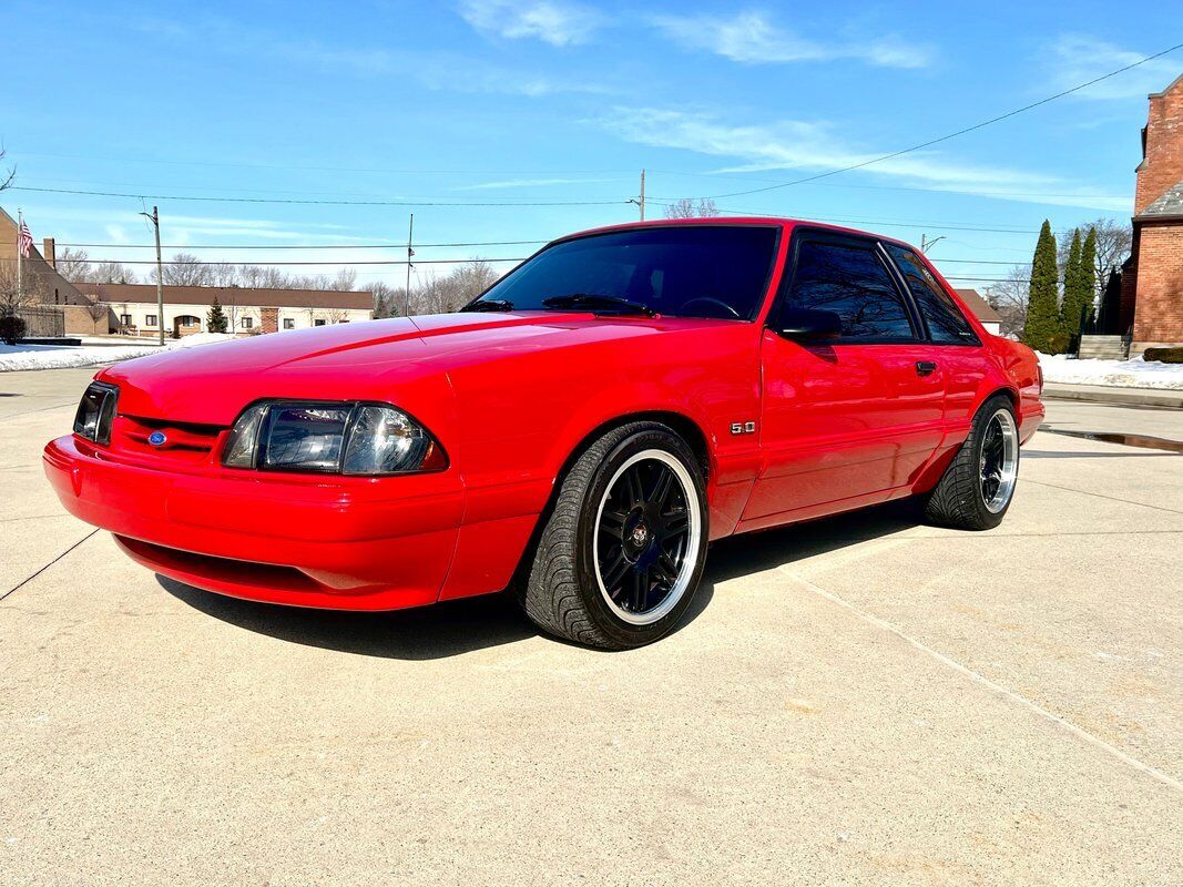 Ford-Mustang-1992-Red-Black-67848-2