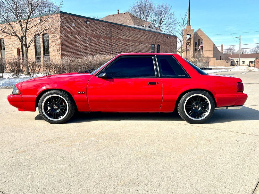 Ford-Mustang-1992-Red-Black-67848-7