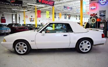 Ford-Mustang-1993-White-White-81562-3