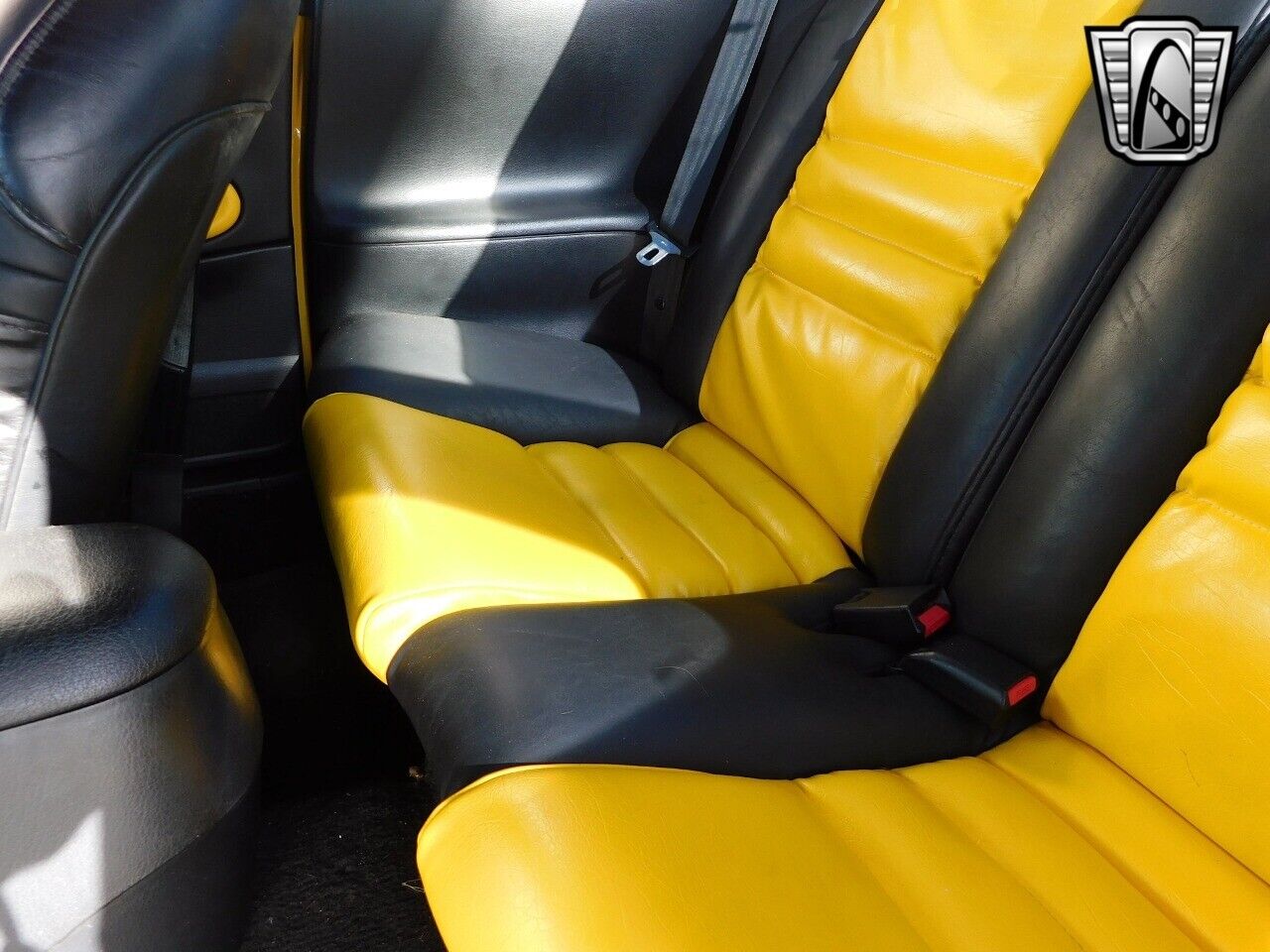 Ford-Mustang-1995-Yellow-Black-174335-11