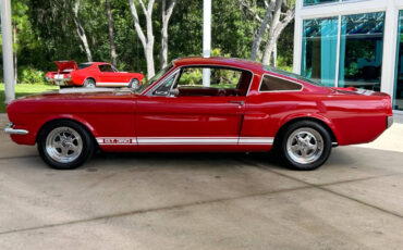 Ford-Mustang-Break-1965-Red-Red-41634-11