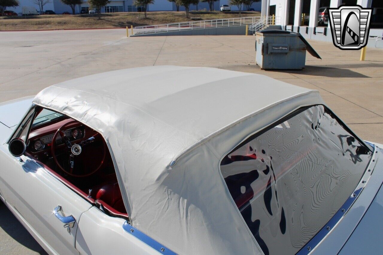 Ford-Mustang-Cabriolet-1965-White-Red-77442-11