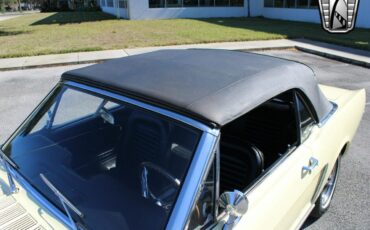 Ford-Mustang-Cabriolet-1965-Yellow-Black-56990-4