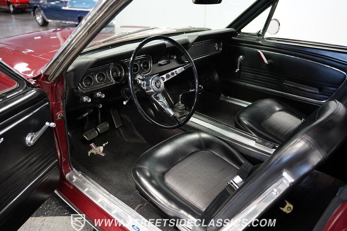 Ford-Mustang-Cabriolet-1966-Burgundy-Black-3750-4