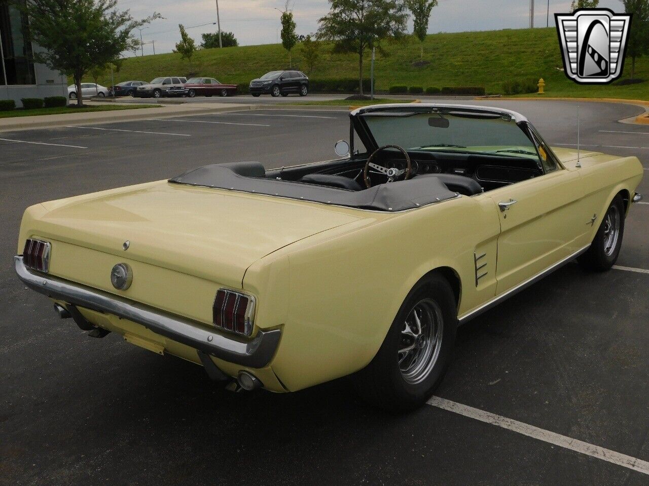 Ford-Mustang-Cabriolet-1966-Yellow-Black-33841-5