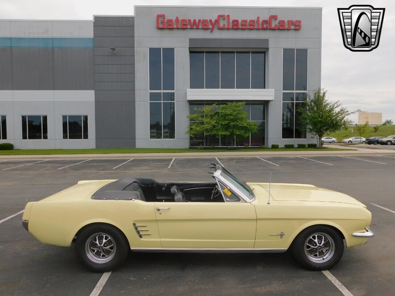 Ford-Mustang-Cabriolet-1966-Yellow-Black-33841-6