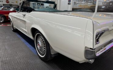 Ford-Mustang-Cabriolet-1967-White-Other-Color-0-26