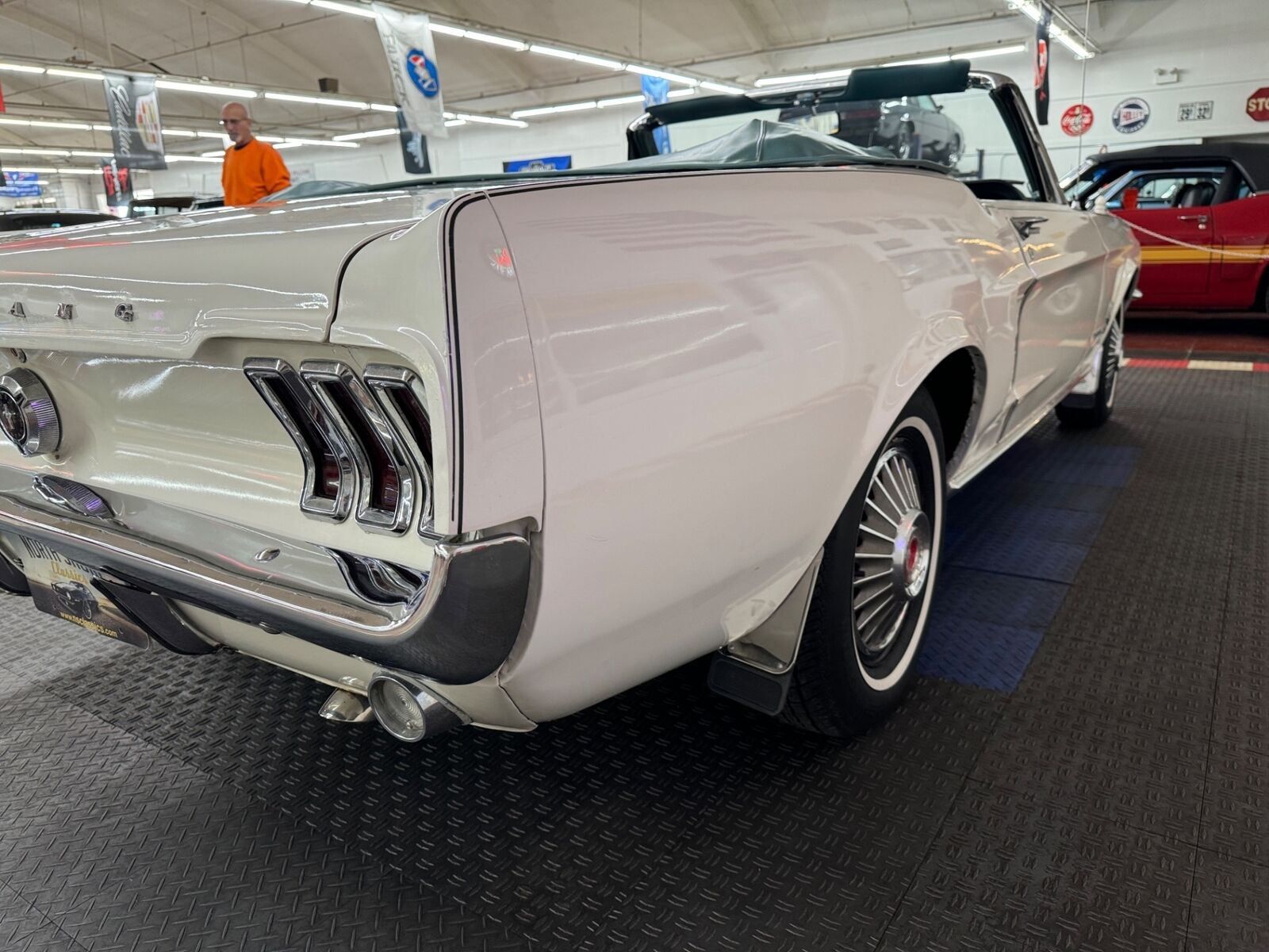 Ford-Mustang-Cabriolet-1967-White-Other-Color-0-33