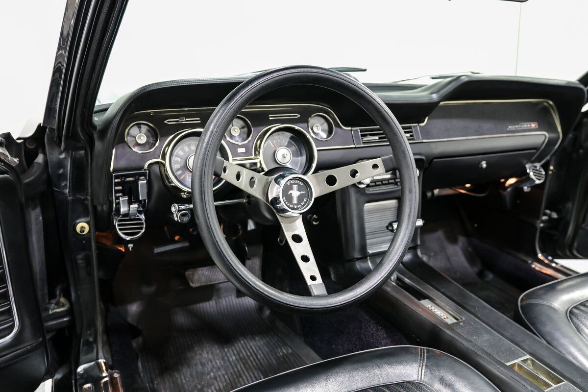 Ford-Mustang-Cabriolet-1968-Black-Black-146191-17