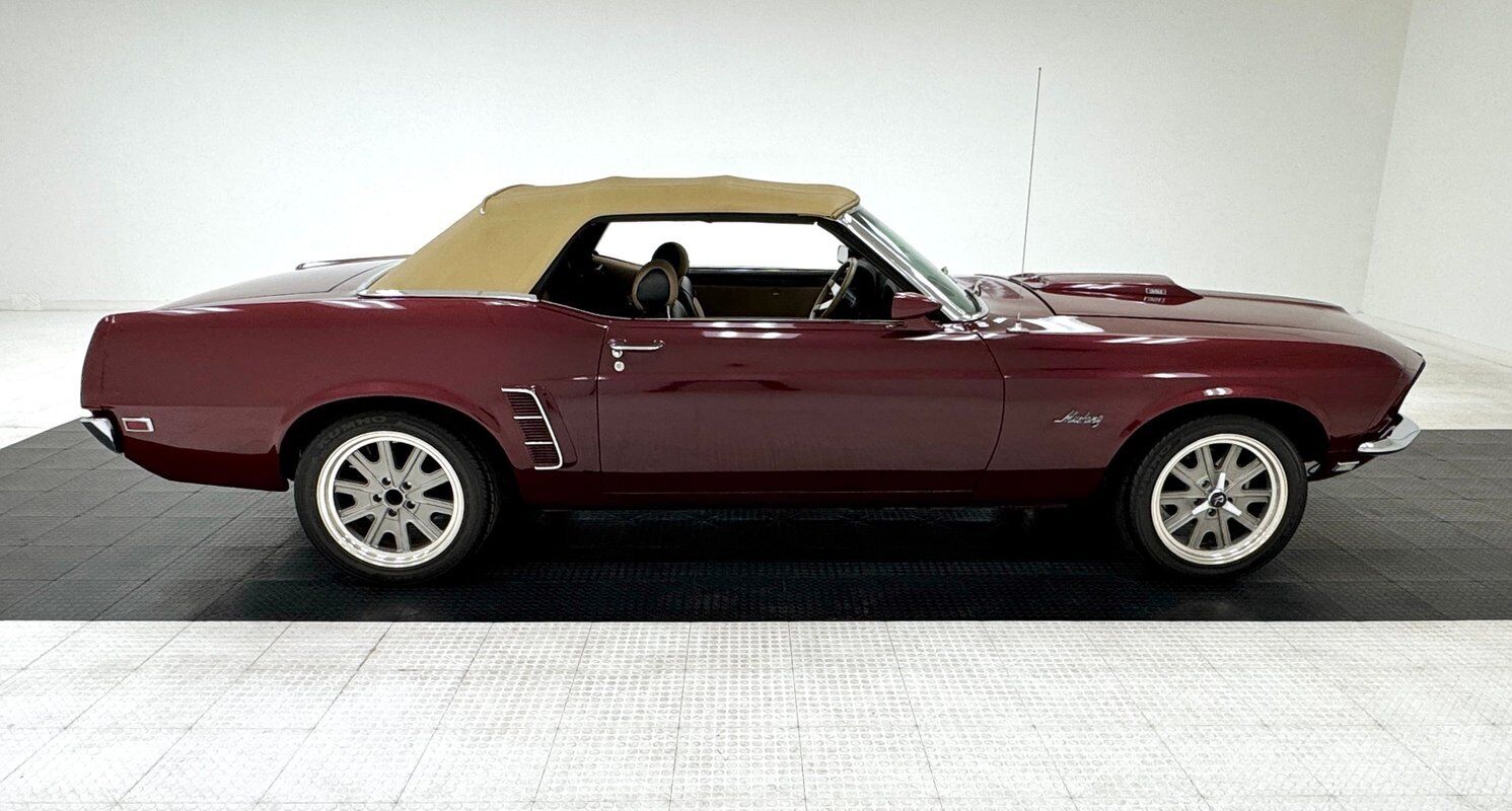 Ford-Mustang-Cabriolet-1969-Maroon-Black-2092-8