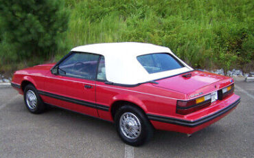 Ford-Mustang-Cabriolet-1983-Red-White-141862-1