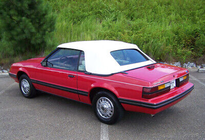 Ford-Mustang-Cabriolet-1983-Red-White-141862-1