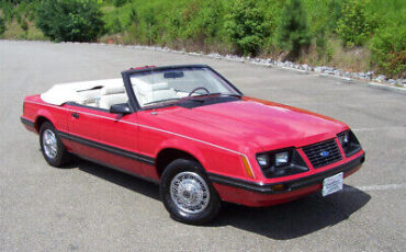 Ford-Mustang-Cabriolet-1983-Red-White-141862-17