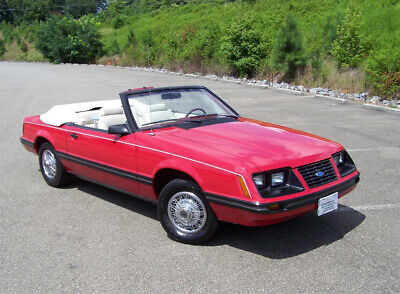 Ford-Mustang-Cabriolet-1983-Red-White-141862-17