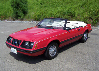 Ford-Mustang-Cabriolet-1983-Red-White-141862-4