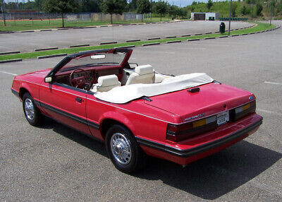 Ford-Mustang-Cabriolet-1983-Red-White-141862-5