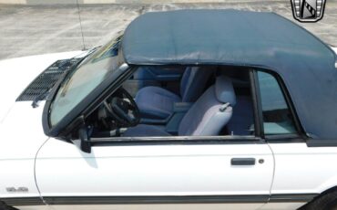 Ford-Mustang-Cabriolet-1984-White-Blue-147397-8