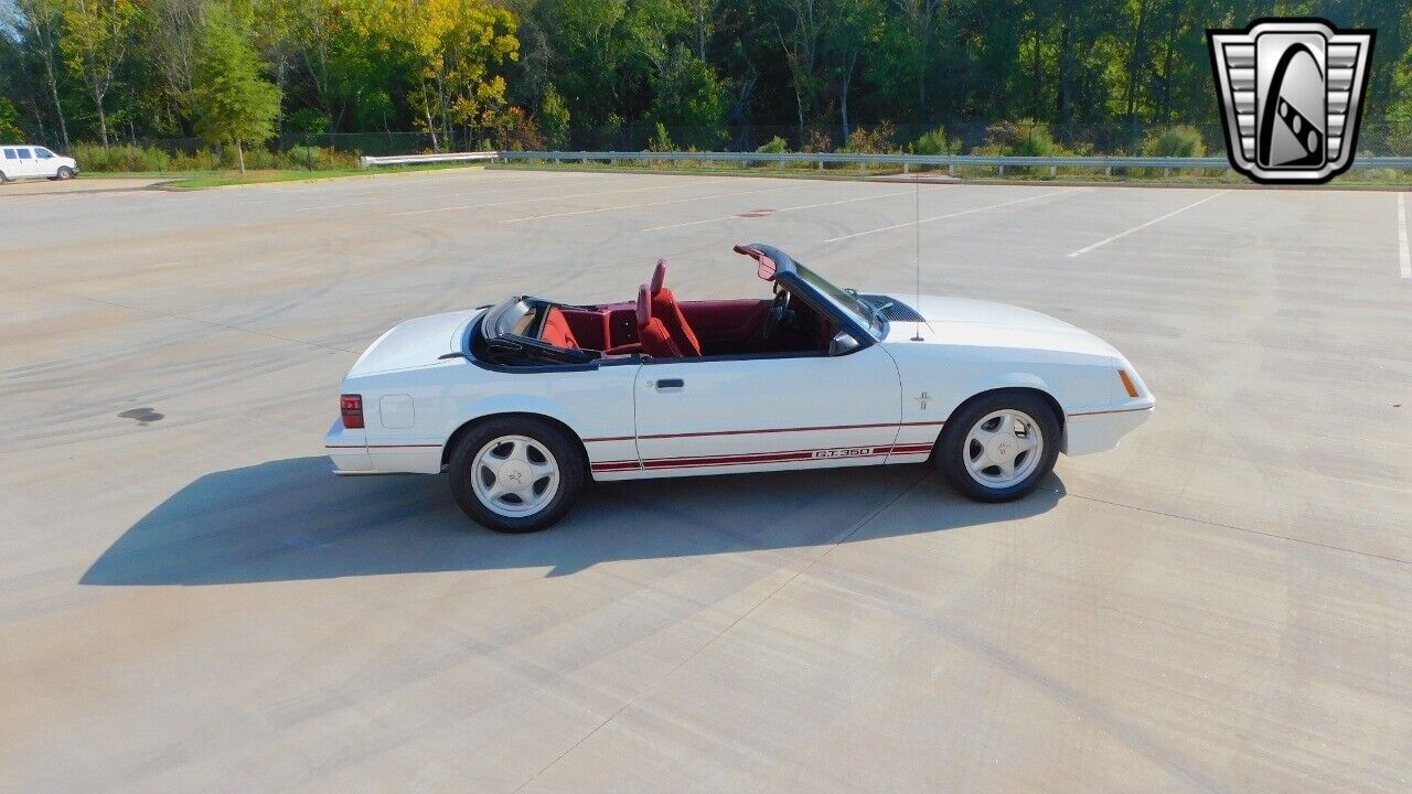 Ford-Mustang-Cabriolet-1984-White-Red-53676-5