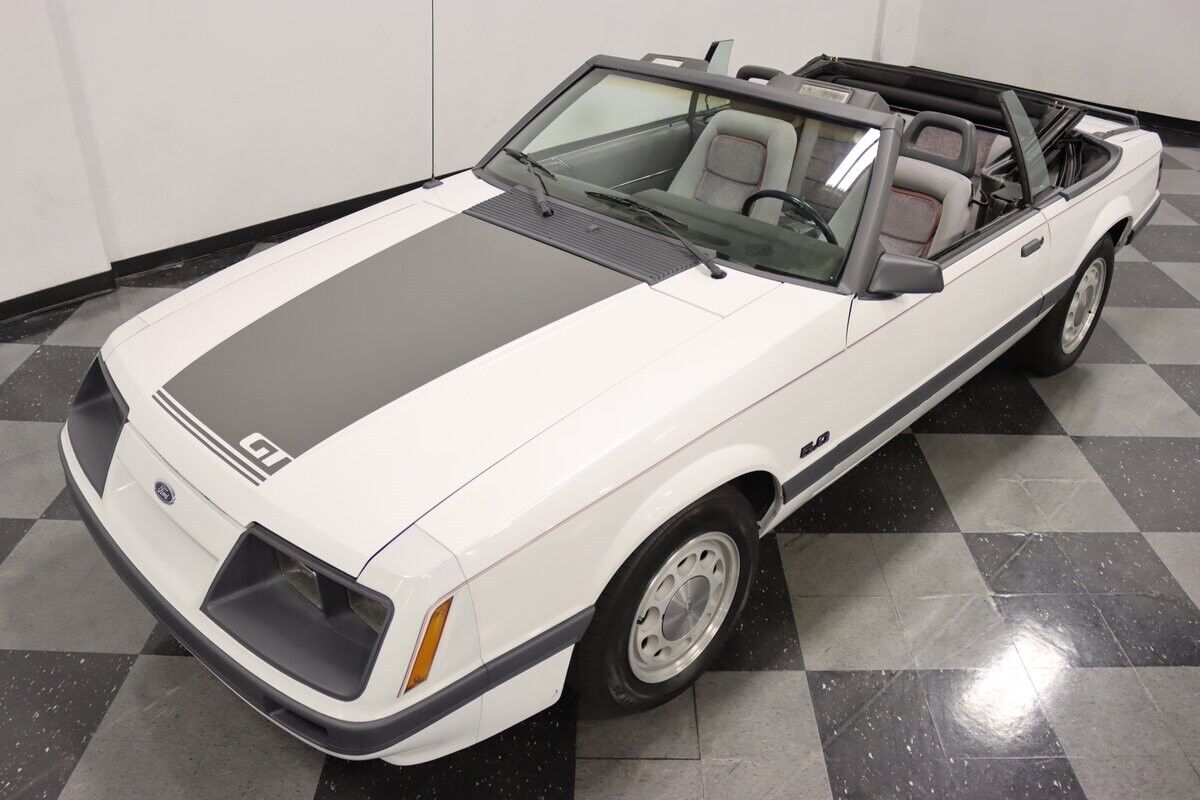 Ford-Mustang-Cabriolet-1986-White-Gray-23706-5