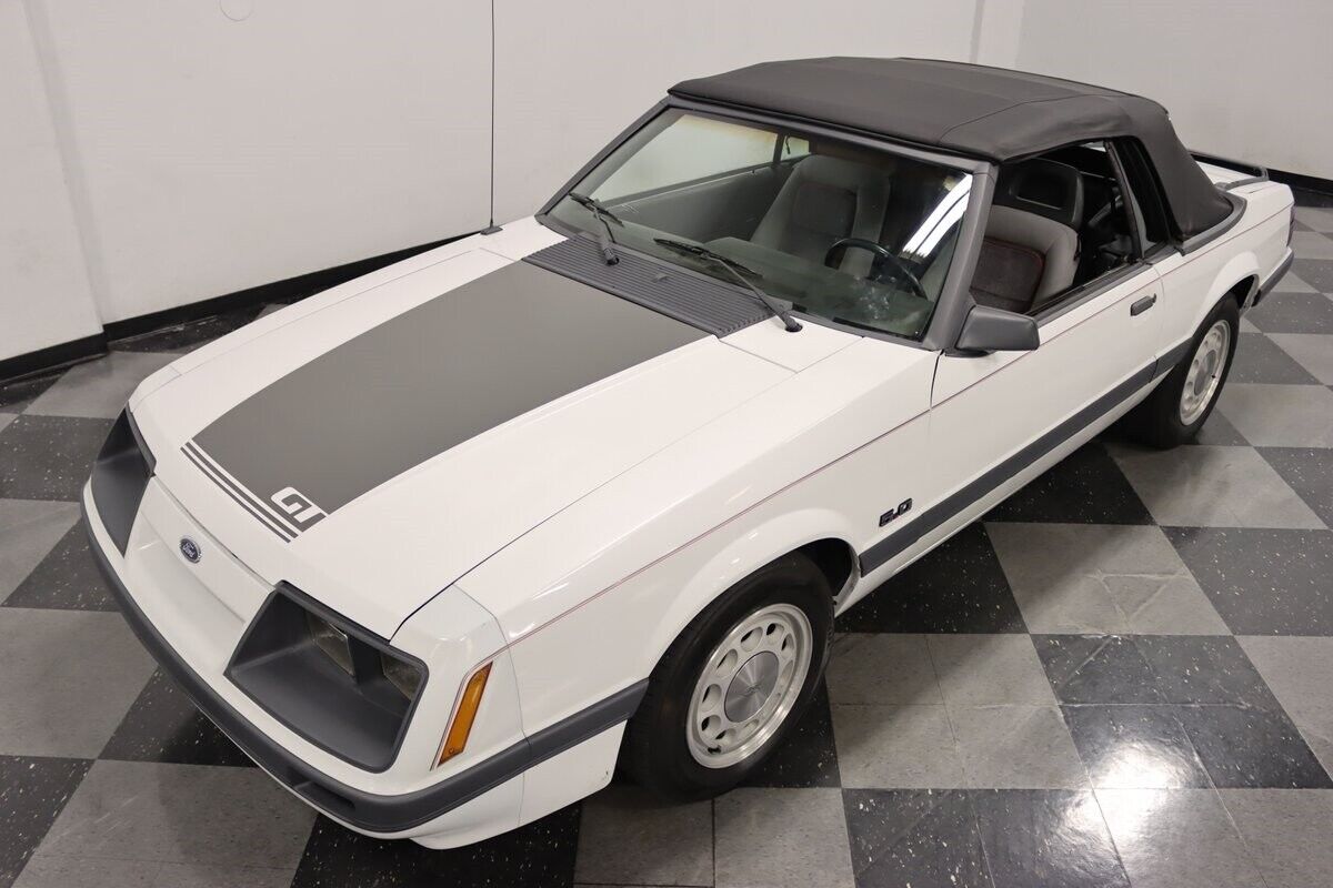 Ford-Mustang-Cabriolet-1986-White-Gray-23706-6