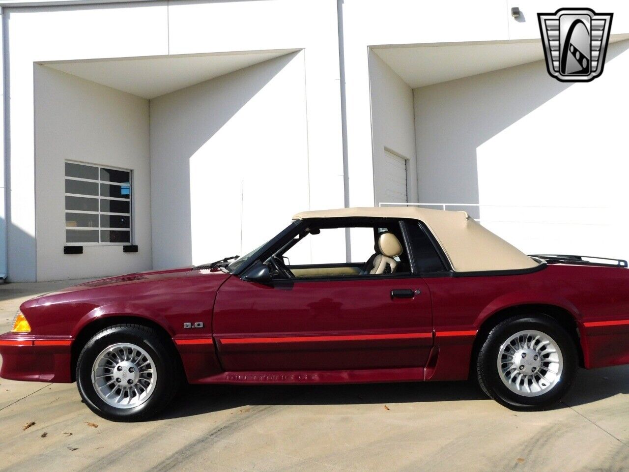 Ford-Mustang-Cabriolet-1987-Red-Beige-pattern-99000-6