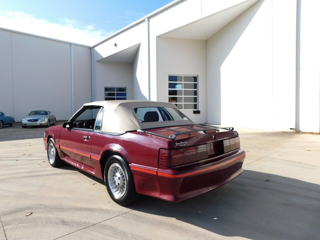 Ford-Mustang-Cabriolet-1987-Red-Beige-pattern-99000-8