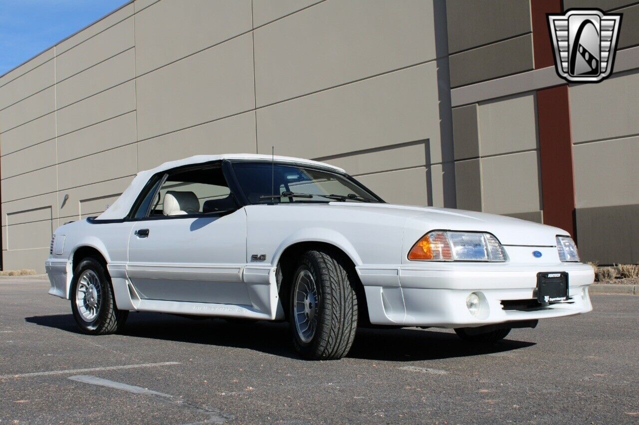 Ford-Mustang-Cabriolet-1987-White-White-32573-8