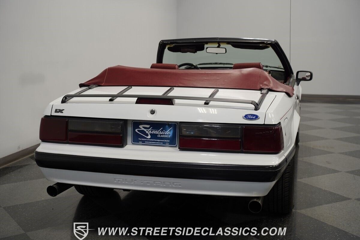 Ford-Mustang-Cabriolet-1990-White-Red-101331-10