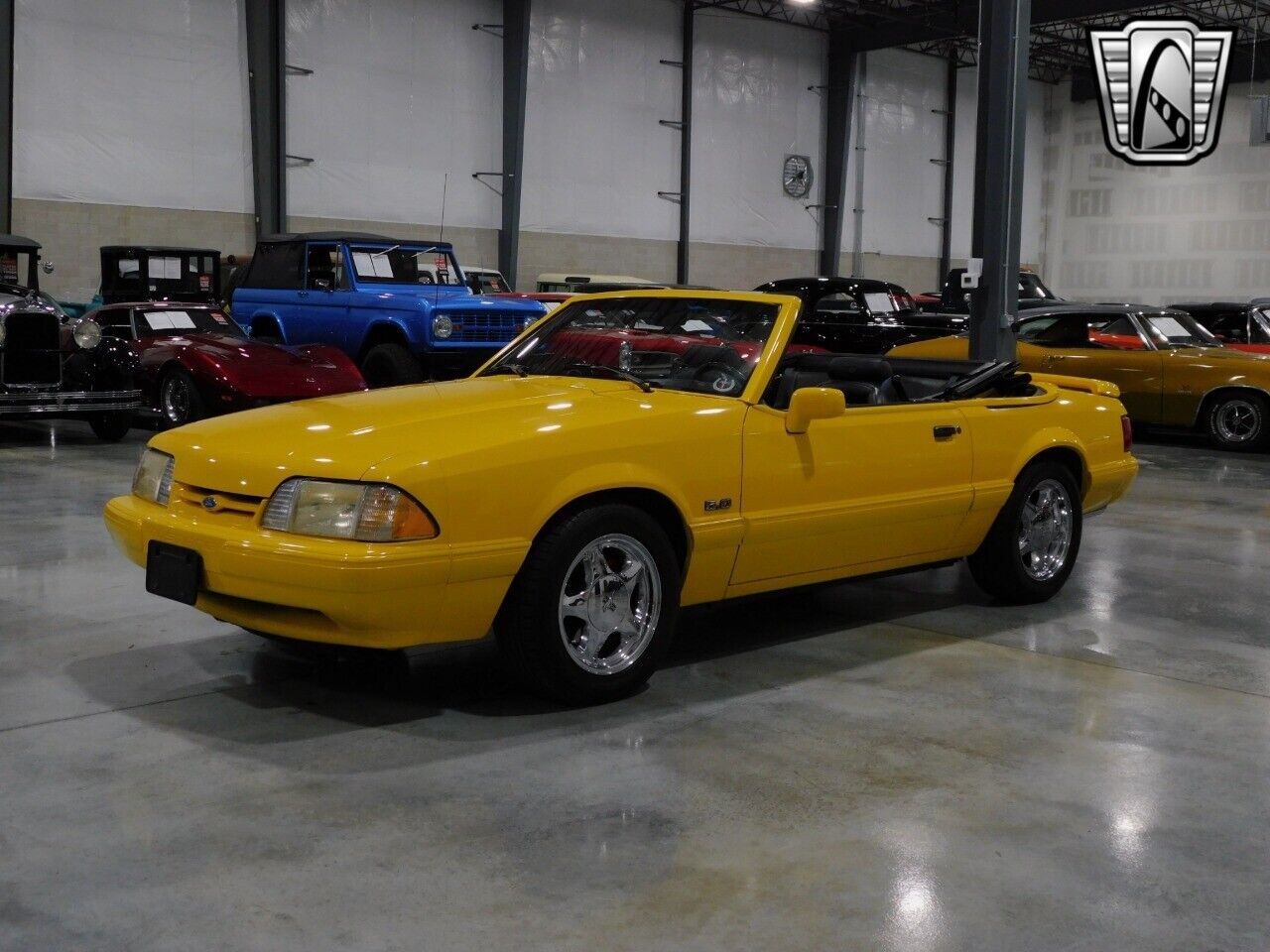 Ford-Mustang-Cabriolet-1993-Yellow-Black-118642-2