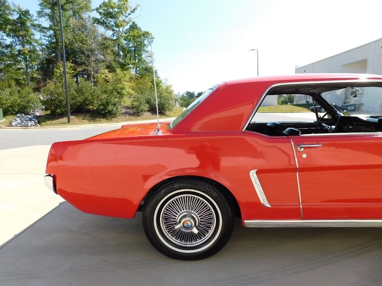 Ford-Mustang-Coupe-1964-Red-Black-104850-10