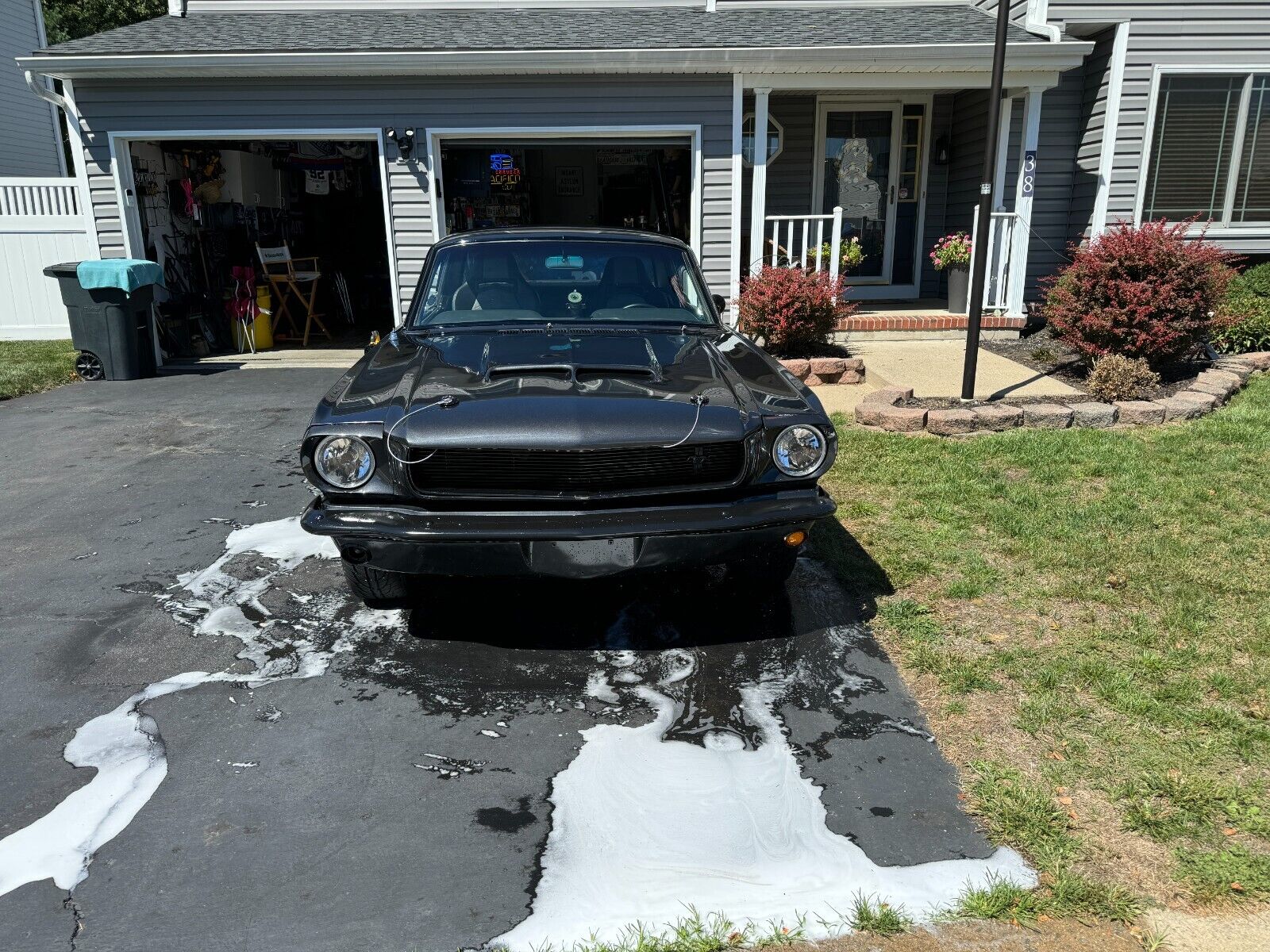 Ford-Mustang-Coupe-1965-Black-999999-3