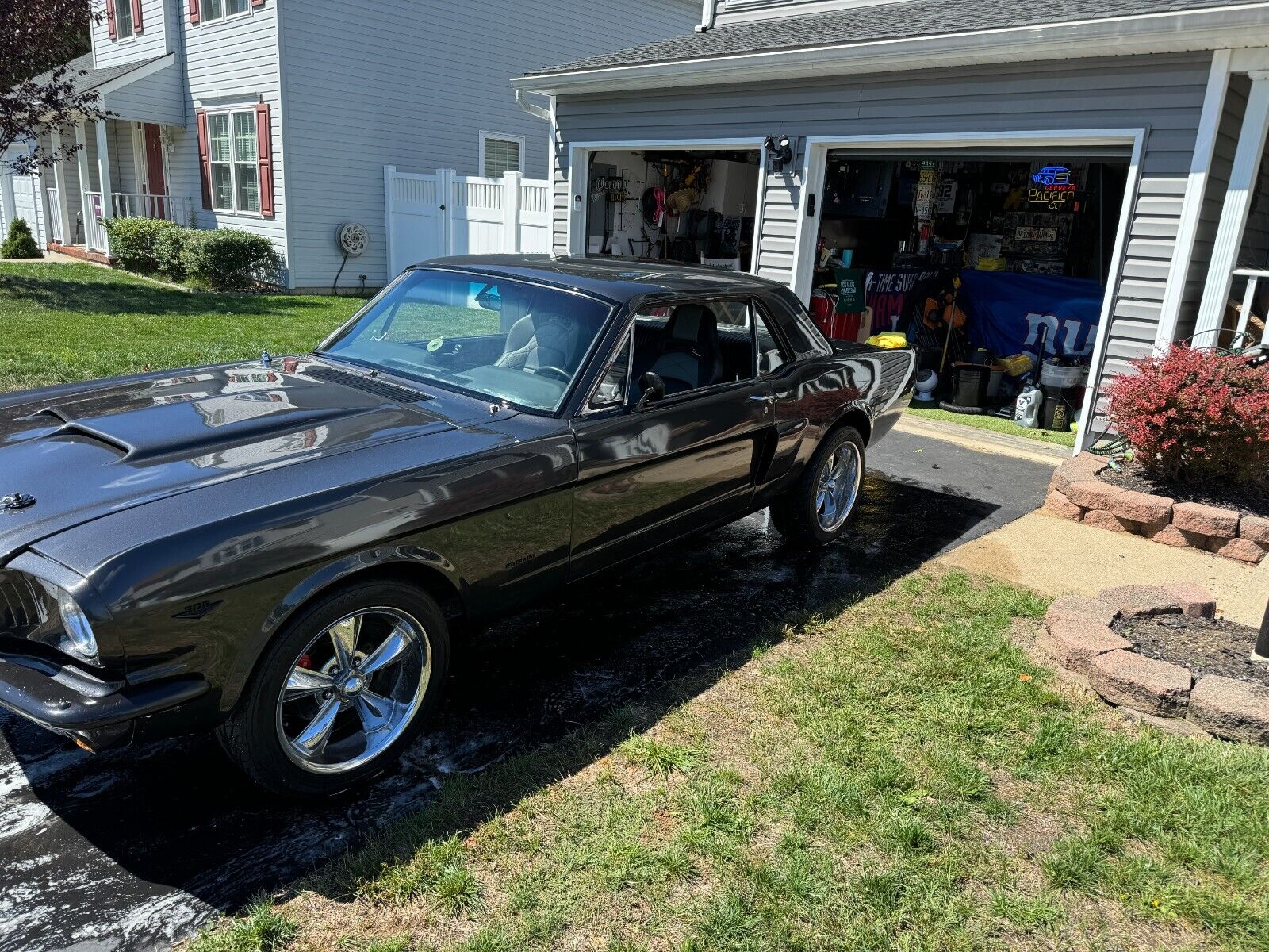 Ford-Mustang-Coupe-1965-Black-999999-4