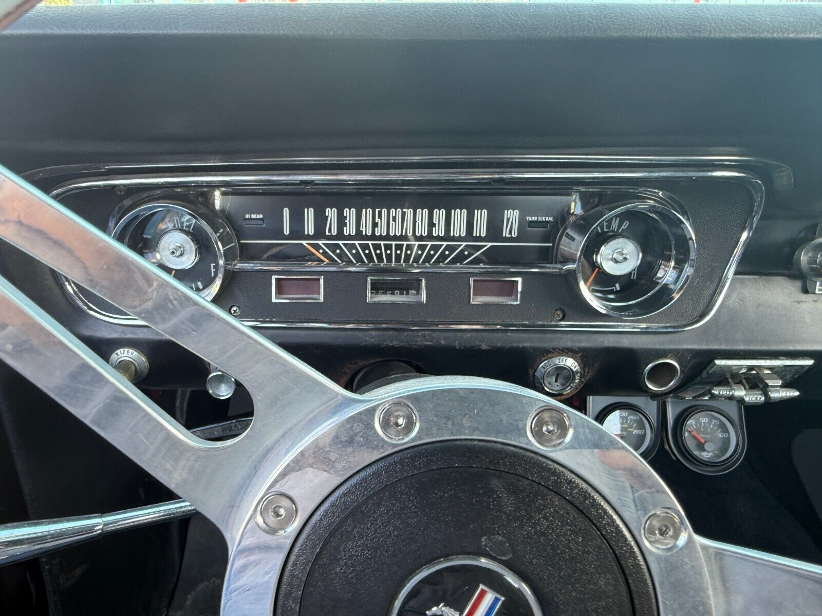 Ford-Mustang-Coupe-1965-Black-Black-41323-10