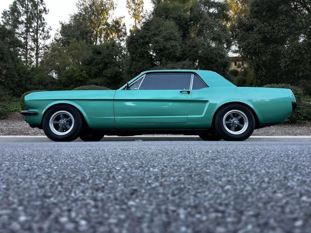 Ford-Mustang-Coupe-1965-Green-Black-5312-2