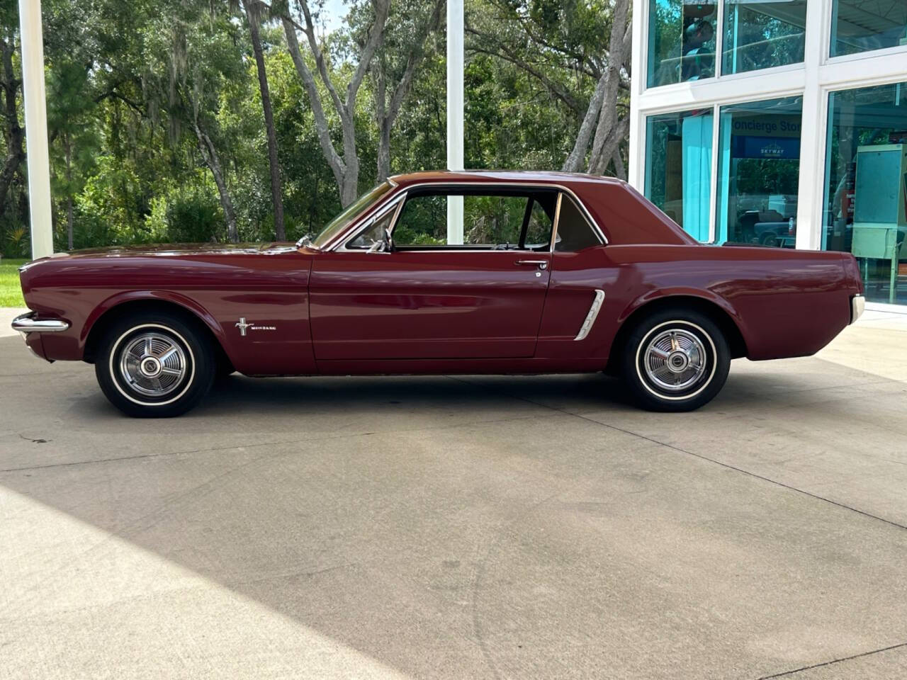 Ford-Mustang-Coupe-1965-Maroon-Black-7941-7