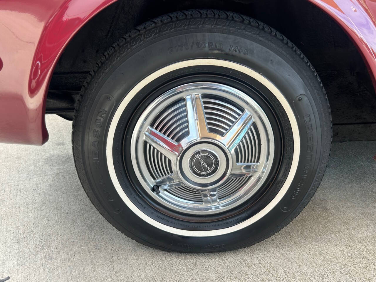 Ford-Mustang-Coupe-1965-Maroon-Black-7941-9