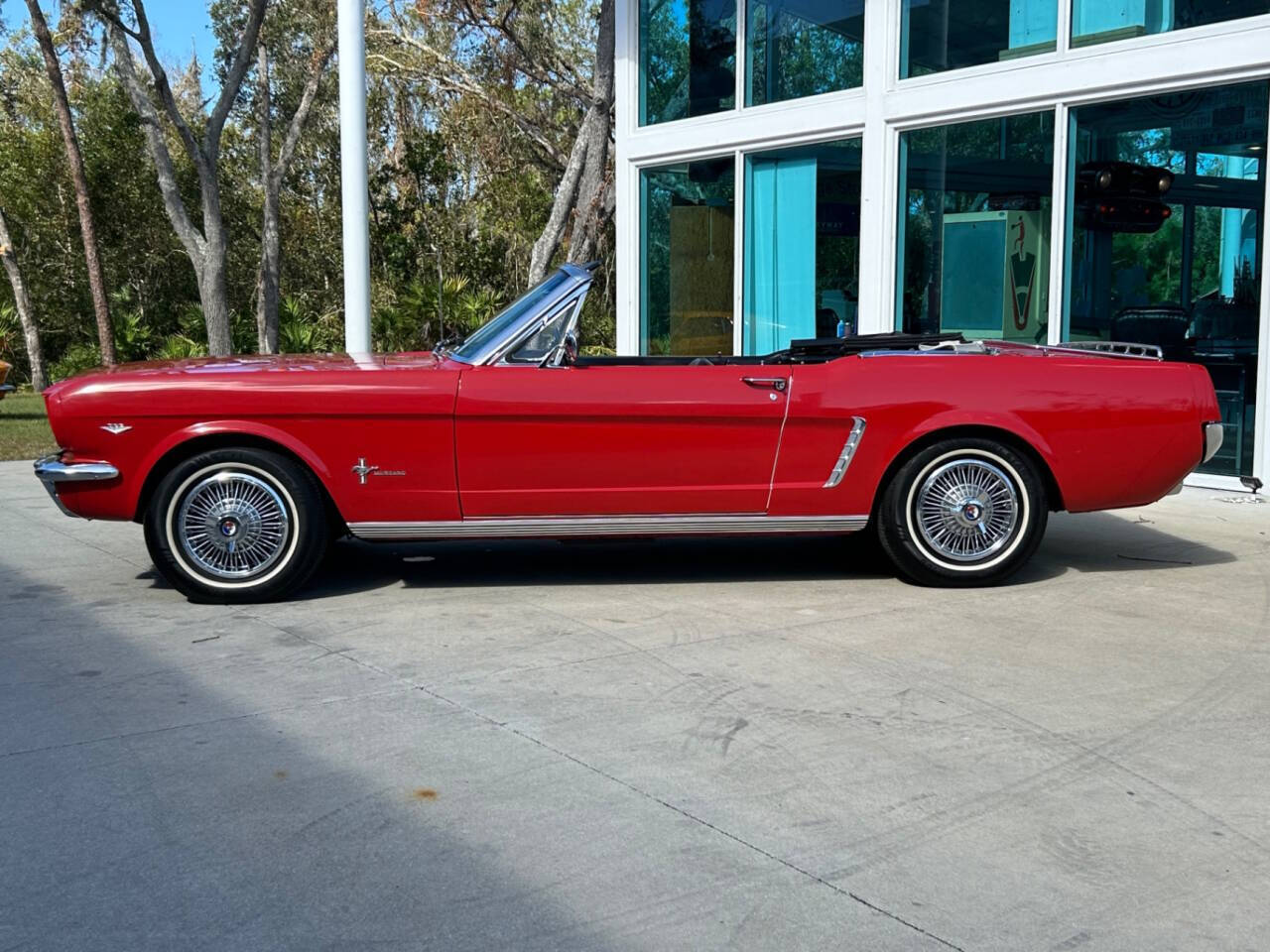 Ford-Mustang-Coupe-1965-Red-Black-48181-10