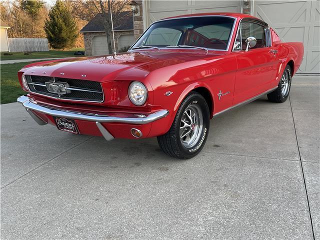 Ford-Mustang-Coupe-1965-Red-Red-2253-18