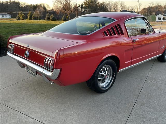 Ford-Mustang-Coupe-1965-Red-Red-2253-32