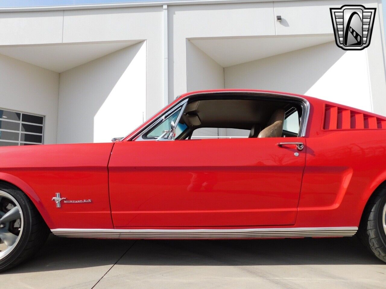 Ford-Mustang-Coupe-1965-Red-Tan-64-6