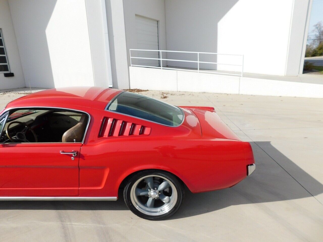 Ford-Mustang-Coupe-1965-Red-Tan-64-7