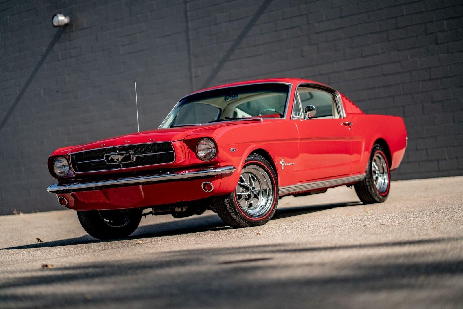 Ford-Mustang-Coupe-1965-Red-White-122598-2